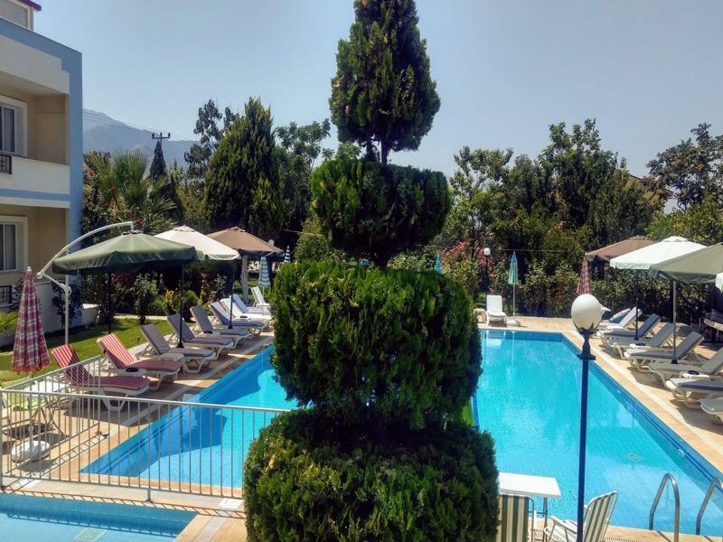 Melodi Club Apart Davutlar Luaran gambar